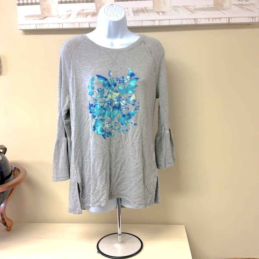 Active Medium Oversized 3/4 Flared Sleeve Shirt